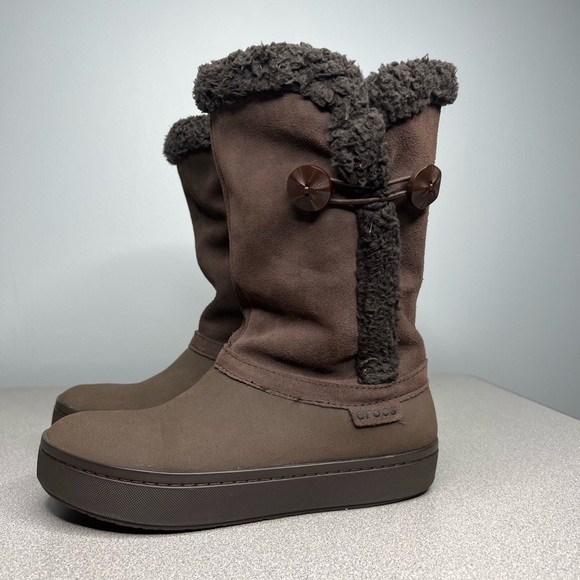 CROCS Brown Women's Shearling Lining Button Outdoor Adventure Boo Boots/Booties - Picture 2 of 11